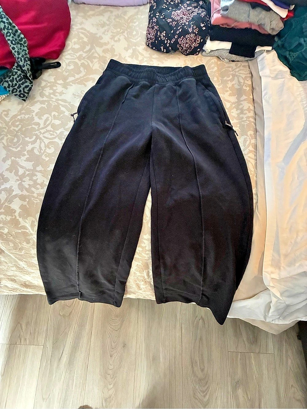 Old Navy Pull-On High-Rise wide leg Pant Black